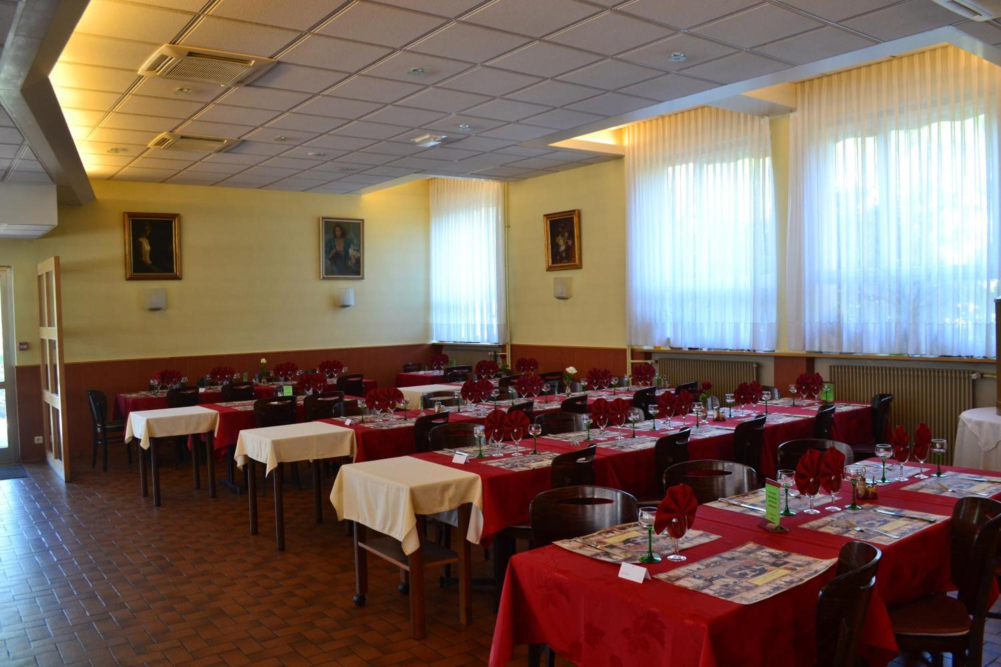 Hotel Restaurant Niemerich Pulversheim Exterior photo