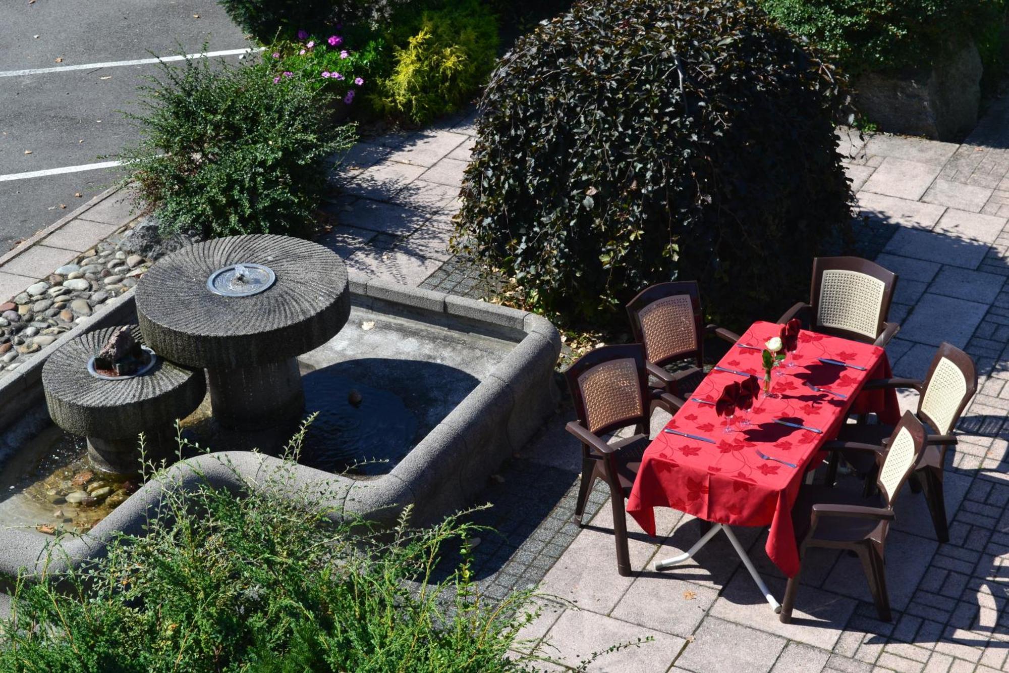 Hotel Restaurant Niemerich Pulversheim Exterior photo